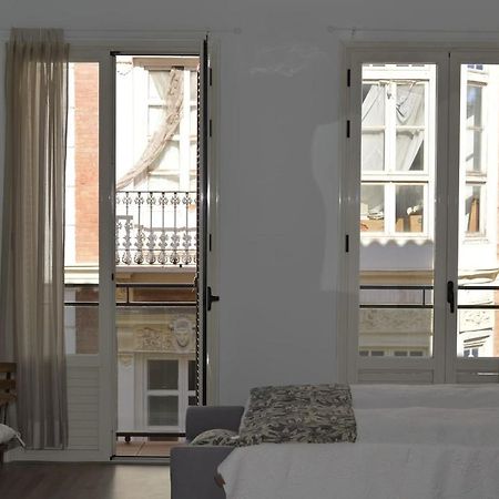 Modern Studio Flat Close To Plaza Merced マラガ エクステリア 写真