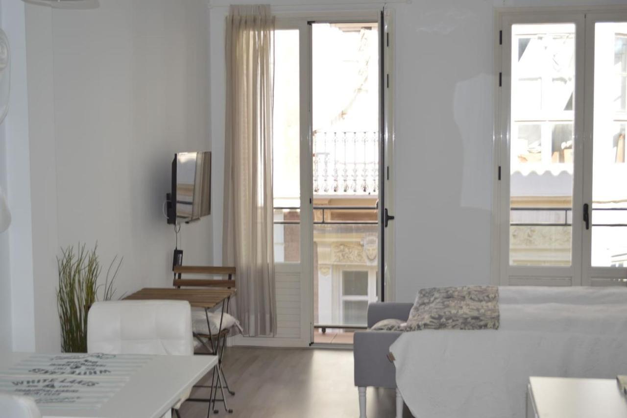 Modern Studio Flat Close To Plaza Merced マラガ エクステリア 写真